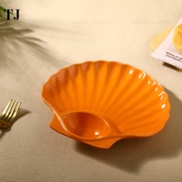 Assiette en céramique de 8.5 pouces en forme de coquille, assiette à dîner de couleur macaron, nouveau Design, assiettes divisées pour Restaurant, vente en gros d'usine