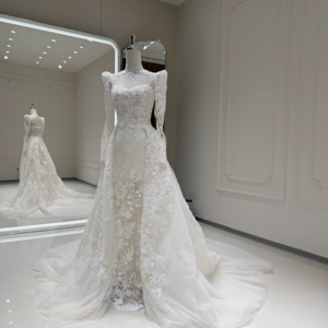 Xx103 Elegant Modern <b>Wedding</b> <b>Dress</b> Sweetheart Neck Backless <b>Long</b> <b>Sleeve</b> 3D Floral Lace Applique Ball Gown Chapel Train - Product Image 1