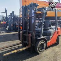 Chariot élévateur Toyota 8FD25 d'occasion en stock, moteur d'origine 1DZ-II pour la manutention de marchandises en usine et au port, prix bas