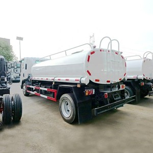 Camión Cisterna de Agua ISUZU KV100, Camión Tanque de Agua de 5CBM, Carro de Riego, Camión Cisterna con Aspersor - Product Image 3