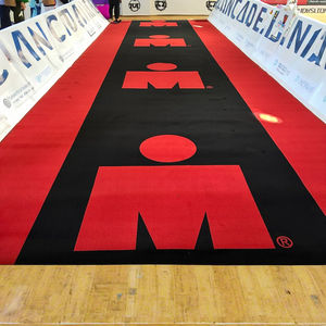 Tapis personnalisé pour événement de triathlon, arche de départ/arrivée, tapis long, 100% nylon, durable, design personnalisé, dos antidérapant, facile à ranger - Product Image 1