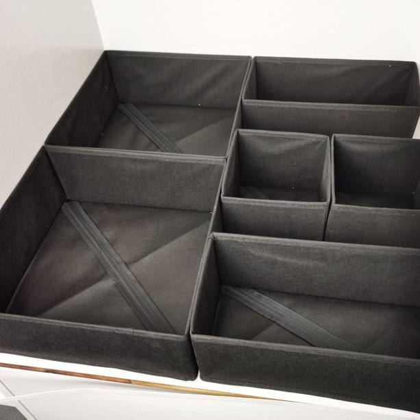 ชุดสีดำ 6 ชิ้น