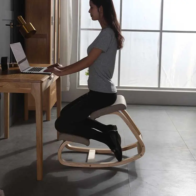 Duruş desteği rahat yastıklı ofis masası ChairAngled sallanan dışkı ve dengeleme koltuk ahşap ergonomik diz çökmüş sandalye