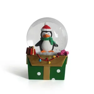 Dekorasi Natal resin 3D penguin di dalam kaca bola kristal 100MM kerajinan Souvenir kartun bola air