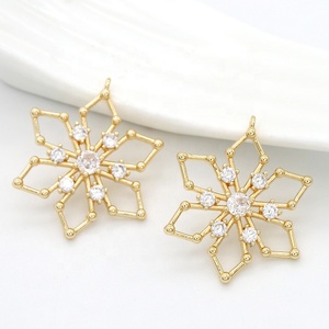 14K Oro Placcato In Ottone Intarsiato Zircone <span class=keywords><strong>Fiocco</strong></span> <span class=keywords><strong>di</strong></span> <span class=keywords><strong>Neve</strong></span> <span class=keywords><strong>di</strong></span> Fascino per le Ragazze - Product Image 1