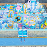 Parc aquatique gonflable commercial avec parcours d'obstacles et plage flottante pour activités aquatiques