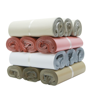 Sac d'expédition personnalisable en polyester 120 microns, imperméable, écologique et durable pour chaussures, vêtements et sous-vêtements - Product Image 1