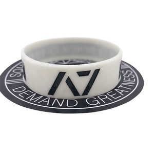 Pulsera de Silicona Reciclada Ecológica Personalizada - Product Image 2