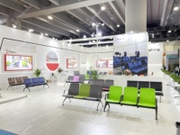 Banc d'attente moderne en métal pour hôpital, clinique, école, banque, bureau public, aéroport, centre commercial, avec accoudoirs en acier thermolaqué, garantie 5 ans