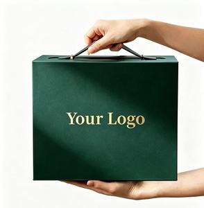 Boîte cadeau rigide verte personnalisée avec poignée, logo estampé à chaud, emballage en carton rectangulaire pour cadeaux et artisanat - Product Image 1