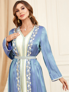 Robe brodée modeste de Dubaï pour femmes Abaya ouverte 2 pièces adultes musulmans vêtements quotidiens imprimés méthodes en relief - Product Image 2