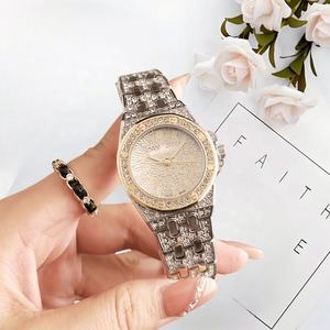 Reloj de Lujo para Mujer con Caja de Aleación, Cronógrafo de Cuarzo, Correa de Acero Inoxidable de 38 mm y 20 mm, Diseño de Moneda Antigua de Dibujos Animados para Negocios - Product Image 2