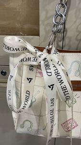 Bolso de Hombro de Gran Capacidad para Mujer, de Alta Calidad, con Cadena, Estampado Completo y Cierre de Cremallera, en Oferta - Product Image 5