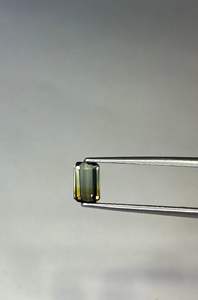 Cristal de Turmalina Natural en Bruto en Oferta para Terapia Energética y Fabricación de Joyas Disponible al Mejor Precio - Product Image 2