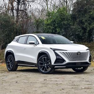 YT Auto Changan UNI-T SUV Luxe Électrique Essence Noir Manuel Volant à Gauche Émissions Euro VI Pneu R18 Boîte Automatique Voitures Neuves et d'<span class=keywords><strong>Occasion</strong></span> - Product Image 1