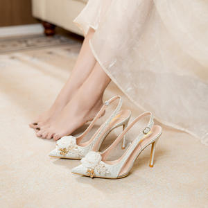 Nuevas Sandalias de Verano Elegantes para Mujer 2025: Zapatos de Novia Blancos de Tacón Alto, Estilo Stiletto, con Punta Cerrada, Peep-toe, Florales y sin Talón - Product Image 4