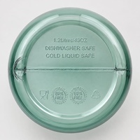 Bouteille d'eau personnalisée Tritan de 1200 ml avec sangle d'épaule, paille et couvercle rabattable à oreilles d'ours
