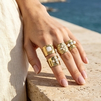 Bague ouverte en turquoise blanche, style rétro européen et américain, design de niche, luxe léger avec une touche sophistiquée