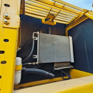 เครื่องจักรกลวิศวกรรมคุณภาพสูง รถขุดไฮดรอลิกมือสอง รถขุดโคมัตสึ PC220 มือสองสำหรับขาย - Product Image 5