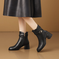 Bottes tendance pour femme en cuir de vachette avec doublure en peau de mouton, antidérapantes, à talon épais et bout rond, avec boucle, mi-mollet