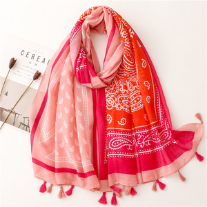 Women's Bohemian Floral Patchwork Tassel Viscose Shawl Scarf 180*85cm Summer Soft Wrap Neck <strong>Snood</strong> Bufanda Muslim <strong>Hijab</strong> Printed - Product Image 3