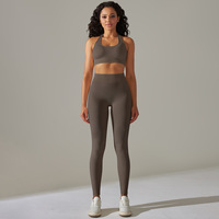 Ensemble de sport sans couture à taille haute élastique imprimé, avec dos élégant et col licou, comprenant un soutien-gorge de sport et un legging de yoga