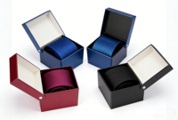 Boîte d'emballage rigide de luxe personnalisée haut de gamme en carton recyclé avec fermeture magnétique, design portable et gaufrage pour cravate, ceinture ou cadeau