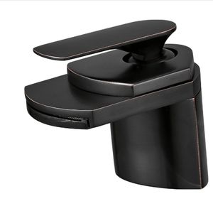 Grifo de lavabo de un solo orificio de latón con acabado cromado, estilo <span class=keywords><strong>cascada</strong></span>, moderno y lujoso, de Wenzhou Feenice Gold Royal. - Product Image 6