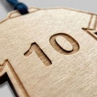 Porte-clés sportif en bois personnalisé, gravé au laser, nom et numéro, maillot de football, porte-clés écologique, souvenir, cadeau