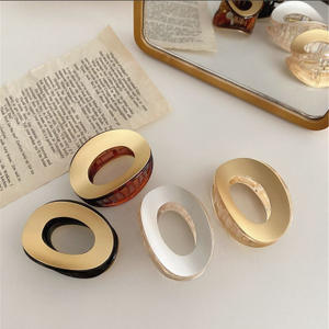 Vintage-empuñaduras de viento de metal de color sólido en la parte posterior de la cabeza con un fresco y versátil accesorio para el cabello geométrico dorado transparente - Product Image 2