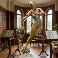 Sculpture de danseuse flûteuse en bronze personnalisée - Art musical en mouvement flottant, statue en bronze