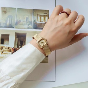 Montre à quartz élégante de style rétro pour femme, boîtier et bracelet carrés de luxe, cadran à aiguilles, mode féminine, luxe léger - Product Image 2