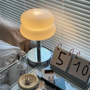 נורדי מינימליסטי אווירה ביצת טארט זכוכית מנורת שולחן יצירתי מיטת חדר שינה סלון דקור TableLamp באוהאוס מימי הביניים מנורה
