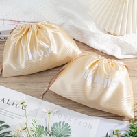 Sac pochette en satin personnalisé recyclable Sacs à cordon pour bijoux Boucles d'oreilles Colliers Bagues Bracelets Solution d'emballage complète