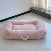 OEM ODM Extra Komfortable Gemütliche Tragbare Haustiermatte mit Griff Waschbar Maschinenwäsche Einfarbiges Muster Modernes Hundebett Wasserabweisend für den Winter