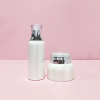 Ensemble de bouteilles de lotion sans air blanc perle pour emballage cosmétique, offre spéciale