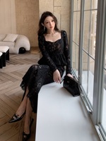 Robe mi-longue élégante noire à col carré en dentelle pour femme, taille haute, manches longues, amincissante, style mode et loisirs