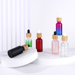 Bottiglia di vetro del contagocce di colore rosa porpora su misura 5ml 10ml 15ml 20ml 30ml 50ml 100ml con il coperchio di bambù - Product Image 6