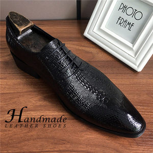 Nouvelles chaussures derby britanniques pour hommes à lacets, en cuir brillant vieilli à texture peau de serpent, à bout ouvert et pointu - Product Image 1