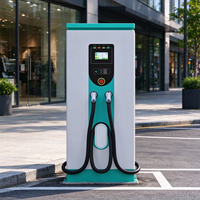 Point de recharge rapide DC pour véhicules électriques de 180 kW à 360 kW à double prise avec écran tactile et arrêt d'urgence pour les parcs de stationnement des flottes et des aéroports