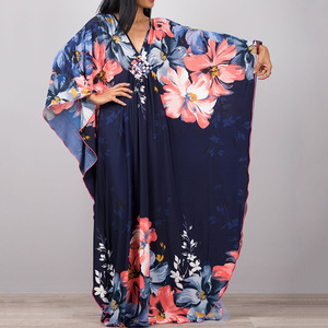 Abstrakter Tierdruck Fledermausärmel Kaftan Strandkleid Damen V-Ausschnitt Lockerer Maxi-Umhang Weich Leichtgewichtig für den Strand - Product Image 5