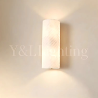 Applique murale en alabâtre naturel cannelé diagonal, lampe murale en fer cylindrique longue, éclairage haut/bas pour la décoration de villas, hôtels, escaliers et couloirs