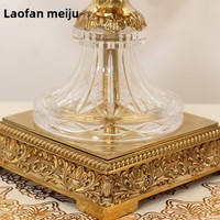 Lampe de table en laiton moderne d'art haut de gamme d'inspiration européenne tout en cuivre de luxe Villa Palace Design forme de trophée pour le salon