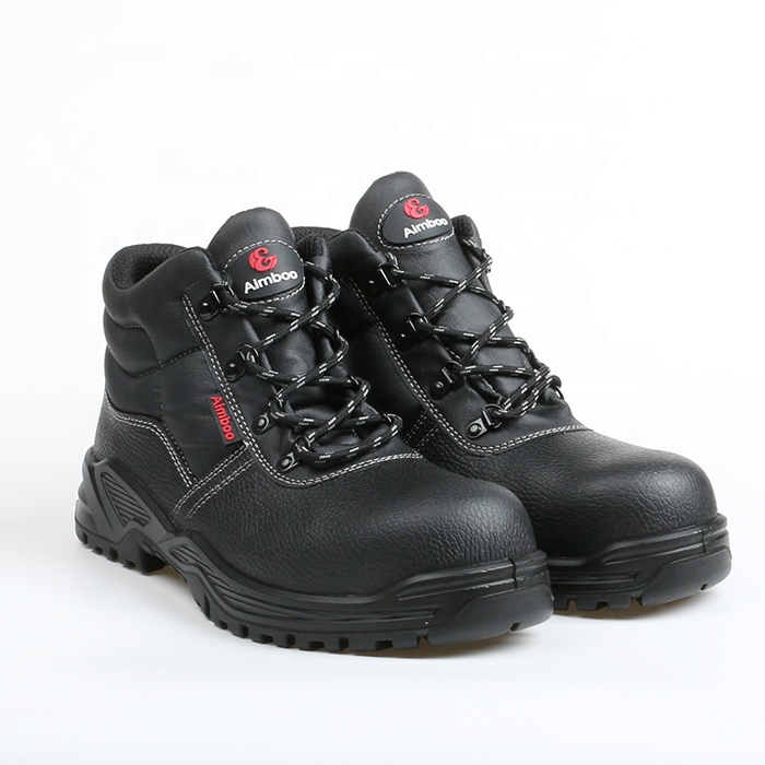 Seguridad industrial. Botas, zapatos industriales y plantillas