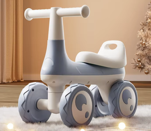 Trottinette électrique 3-en-1 de style voiture à quatre roues avec musique, fonctions de sécurité et construction en plastique - Product Image 6