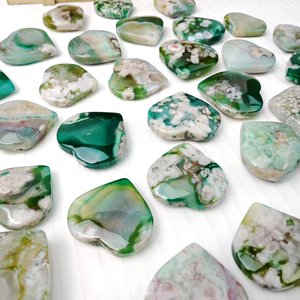 Offre à durée limitée Cristal naturel Haute qualité Reiki Energy Glitter Green Flower Agate Palm Stone for Present - Product Image 2