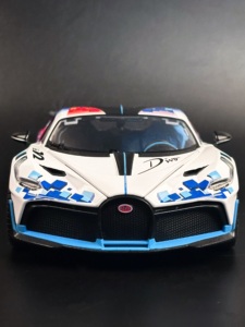 Voitures miniatures en métal 1:18 <span class=keywords><strong>Bugatti</strong></span> <span class=keywords><strong>Divo</strong></span> avec revêtement de course, son et lumière, portes ouvrables, direction des roues avant, modèle de voiture en métal - Product Image 6