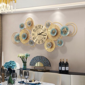 SWT Nuovo <span class=keywords><strong>Orologio</strong></span> <span class=keywords><strong>da</strong></span> <span class=keywords><strong>Parete</strong></span> Moderno in Metallo Minimalista Nordico con <span class=keywords><strong>Grande</strong></span> Foglia di Ginkgo, Decorativo, Silenzioso, Senza Ticchettio, a Batteria - Product Image 1