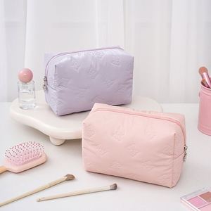 Bolsa de Maquillaje Personalizada, Portátil, de Poliéster Resistente con Cierre, Diseño de Mariposas, para Guardar Artículos de Aseo y Cosméticos, Hecho en China - Product Image 3
