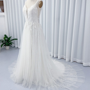 Vestido de Novia Moderno HX33 sin Mangas con Apliques Florales de Cristal y Bordado para Novia - Product Image 3